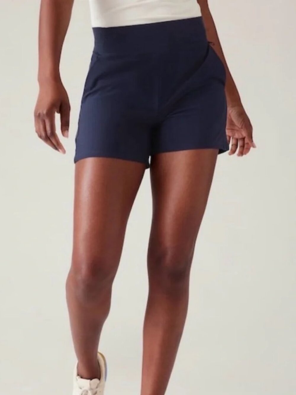Athleta Brooklyn Shorts Navy Sz 2 Featherweight Stretch Travel Athletic Casual